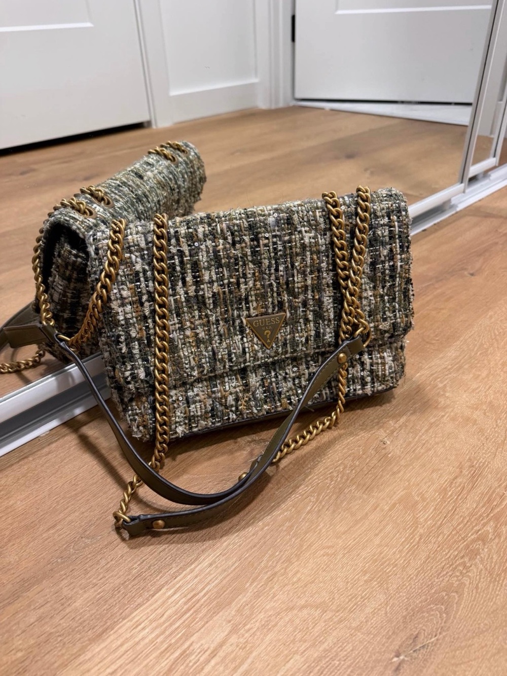 Guess Multicolor Tweed Shoulder Bag with Gold Chain